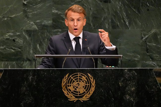 Президент Франции Эммануэль Макрон выступает на Генассамблее ООН.