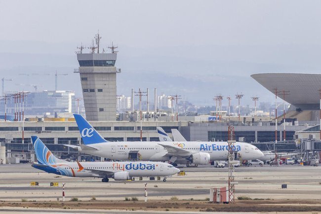 Самолет flydubai в аэропорту Бен-Гурион