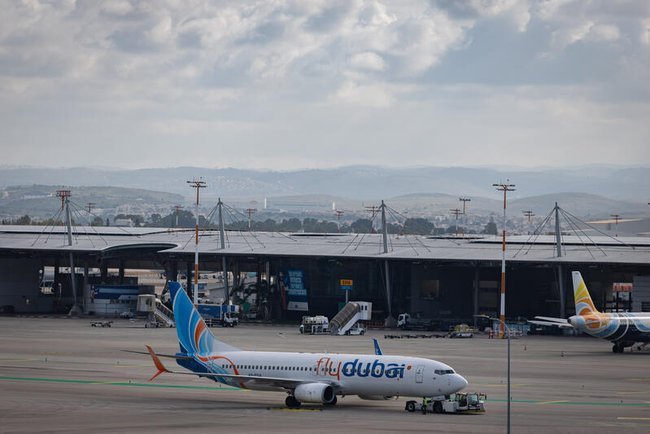 Самолет FlyDubai в аэропорту имени Бен-Гуриона.