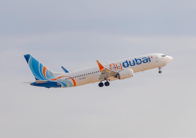 Самолет flydubai в небе
