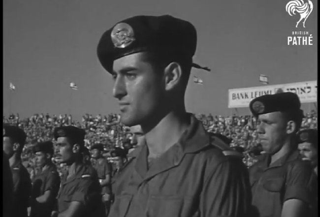 Парад артиллерийских сил ЦАХАЛ в 1956 году.