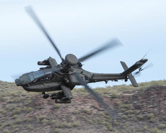 Боевой вертолет Apache.
